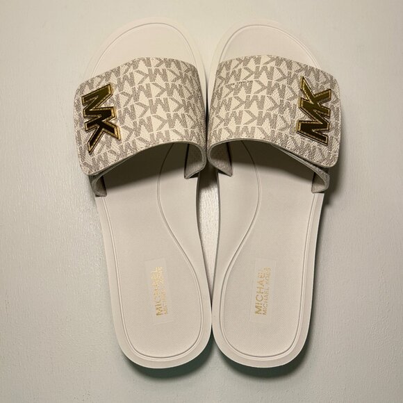 Michael Kors Logo Platform Slide Sandal - Picture 7 of 12